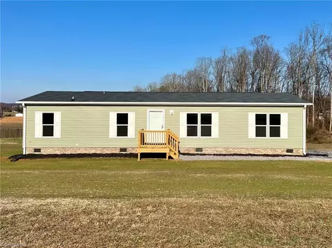 174 Trivette Rd, Harmony, NC 28634