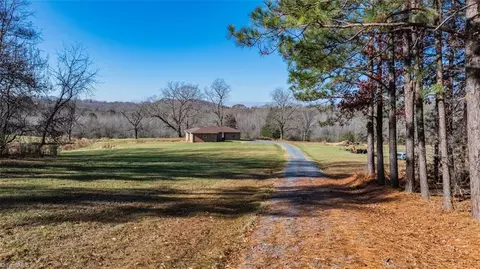 421 Beasley St W, Asheboro, NC 27203