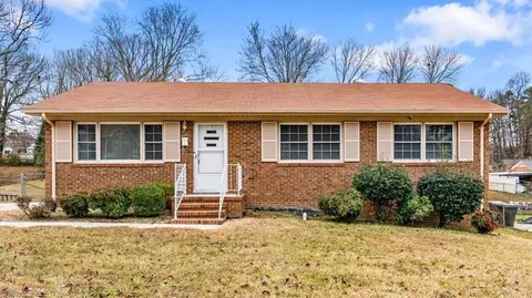 2107 Carpenter St, Greensboro, NC 27403