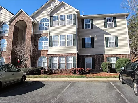 331 Mill Pond Dr, Winston Salem, NC 27106