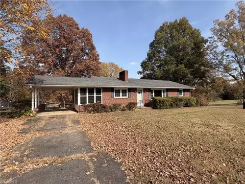 4645 E Old Us Highway 421, Yadkinville, NC 27055