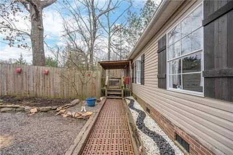 711 Styers Ferry Trl, Clemmons, NC 27012