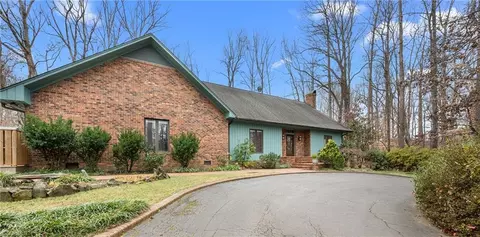 3559 Old Onslow Rd, Greensboro, NC 27407