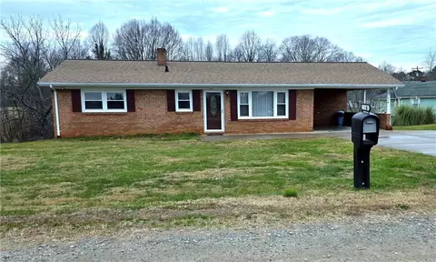 114 Forester Ln, North Wilkesboro, NC 28659