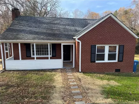 107 Hillcrest St, Mocksville, NC 27028