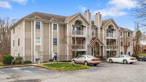 3701 Cotswold Ter #7J, Greensboro, NC 27410