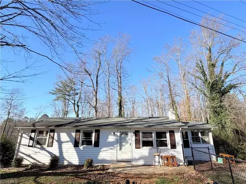 324 Thomas St, North Wilkesboro, NC 28659