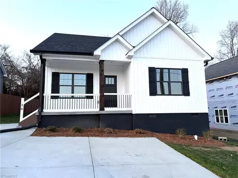 16 Colonial Dr W, Thomasville, NC 27360