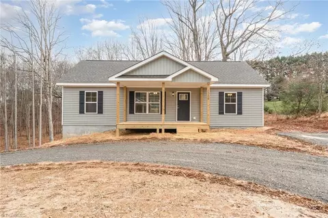 122 Lake St, Elkin, NC 28621