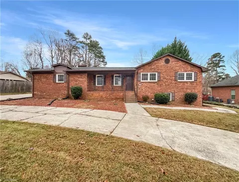 2560 Wallingford Rd, Winston Salem, NC 27101