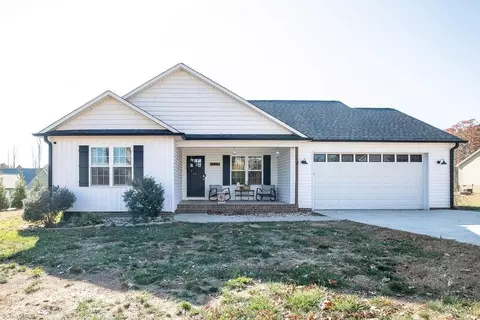 154 Gracyn Ln, Thomasville, NC 27360