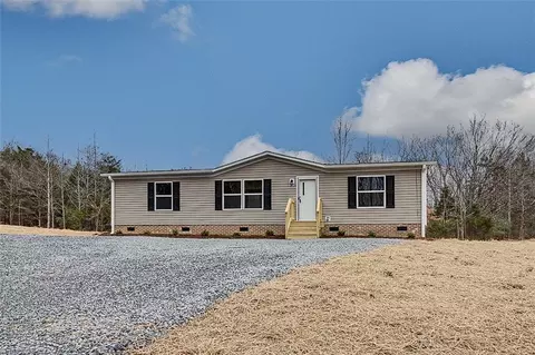 3838 Plainfield Rd, Sophia, NC 27350