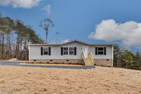 3862 Plainfield Rd, Sophia, NC 27350