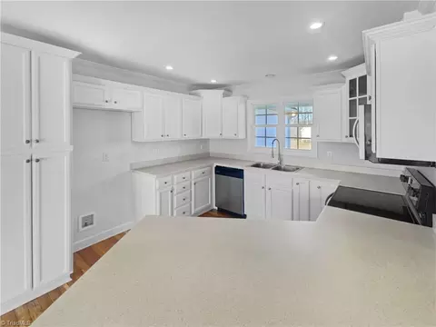 Kitchen - 2942 Clear Ridge Dr, Trinity, NC 27370 photo 2 of 2
