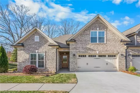 103 Park Pl, King, NC 27021