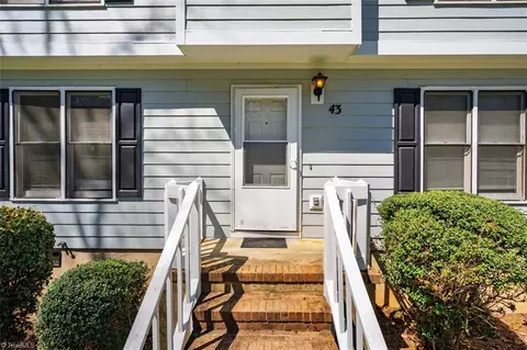 121 Westview Dr #43, Carrboro, NC 27510