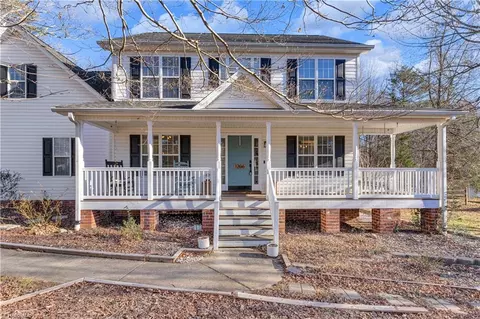 1206 Foxhaven Dr, Greensboro, NC 27455