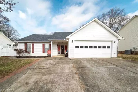 1841 Camden Forest Dr, Winston Salem, NC 27127