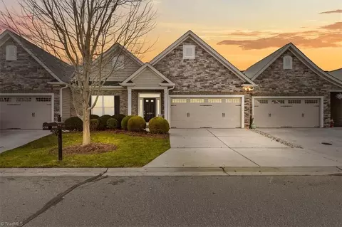 4320 Crosspointe Ln, Kernersville, NC 27284