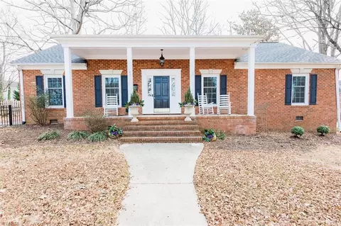 2822 Bedford St, Burlington, NC 27215
