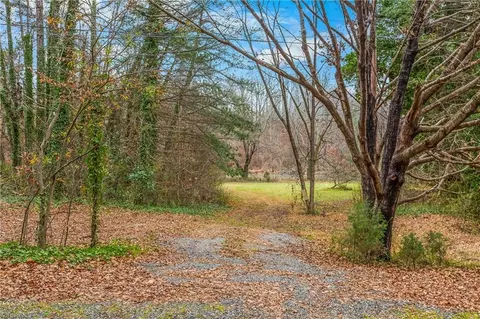 212 Barlow Cir, Winston Salem, NC 27105