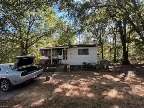 420 Manuel Rd, Mayodan, NC 27027