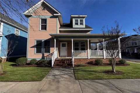 615 Old Heritage Trl, Greensboro, NC 27401