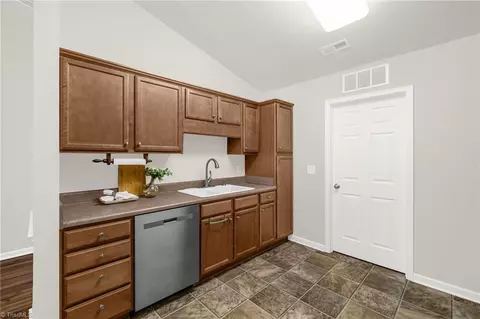 Entry Way - 706 Chas Ct, High Point, NC 27265 photo 3 of 5