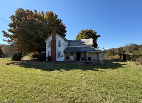 Exterior - 7246 Old Us Highway 64, Trinity, NC 27370 photo 3 of 6