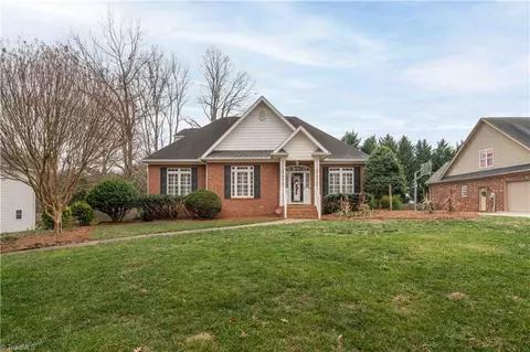5250 Meadowlark Glen Ln, Winston Salem, NC 27106