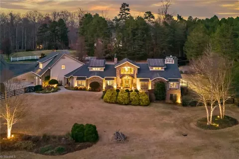 8905 Milestone Pt, Clemmons, NC 27012