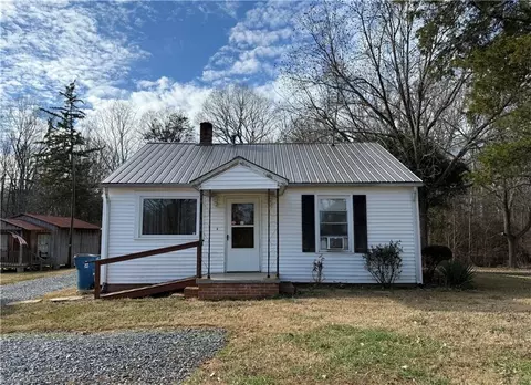 147 Wright St, Ramseur, NC 27316
