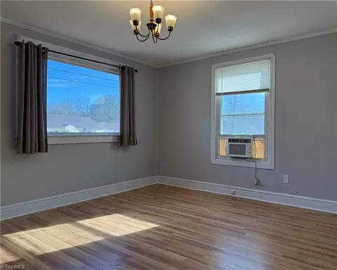 Living - 147 Wright St, Ramseur, NC 27316 photo 4 of 6