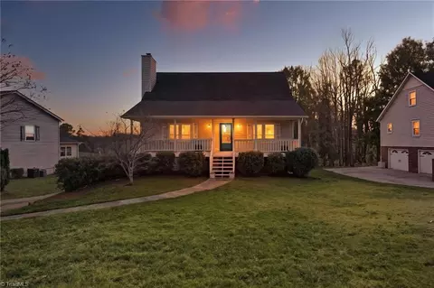 1008 Kingstree Ridge Dr, Winston Salem, NC 27127