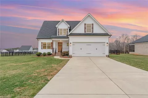 8876 Belews Ridge Rd, Stokesdale, NC 27357