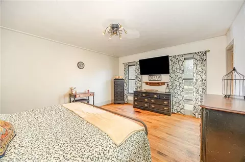 Bedroom - 827 Shell Rd, Thomasville, NC 27360 photo 1 of 4