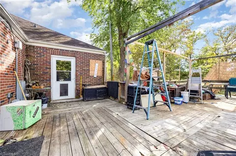 Exterior - 827 Shell Rd, Thomasville, NC 27360 photo 4 of 5
