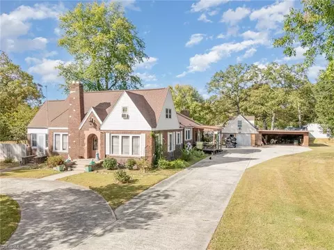 Exterior - 827 Shell Rd, Thomasville, NC 27360 photo 2 of 5