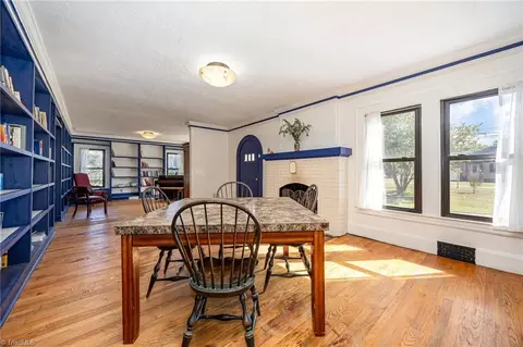 Dining - 827 Shell Rd, Thomasville, NC 27360 photo 1 of 1