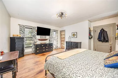 Bedroom - 827 Shell Rd, Thomasville, NC 27360 photo 2 of 4