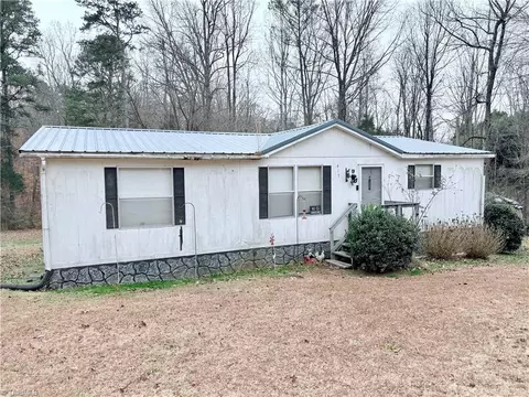 415 Hughes Grove Church Rd, Thomasville, NC 27360