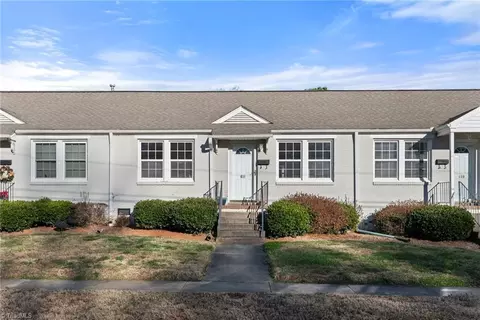 611 Willowbrook Dr E, Burlington, NC 27215