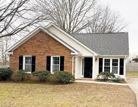 1008 Lawson St, Eden, NC 27288