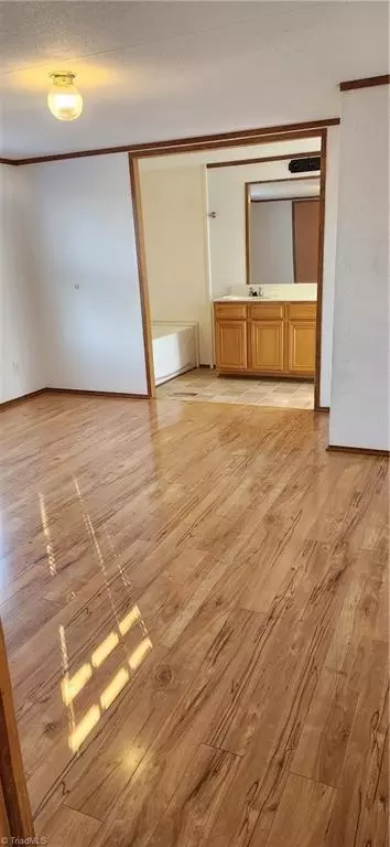 680 Edsel Rd, Traphill, NC 28685 photo 4