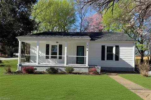 706 Cranbrook St, Greensboro, NC 27407