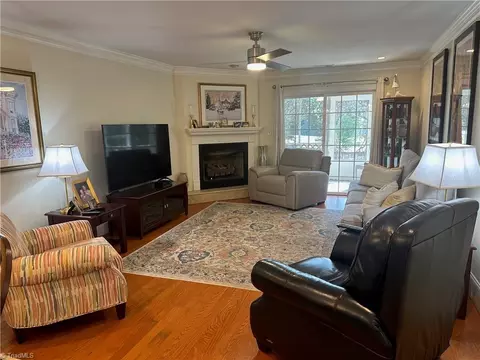 Living - 162 Golfview Dr, Bermuda Run, NC 27007 photo 2 of 3