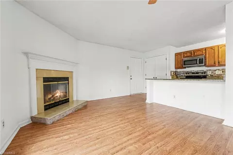 3701 Cotswold Ter #5E, Greensboro, NC 27410