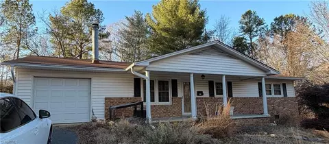 2200 Danny Bell Rd, Asheboro, NC 27205
