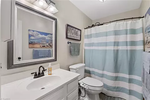 Bath - 69 Lanning Dr, Denton, NC 27239 photo 1 of 4