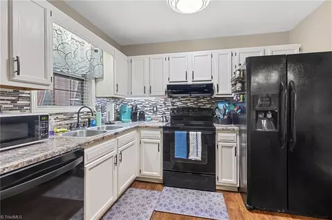 Kitchen - 69 Lanning Dr, Denton, NC 27239 photo 2 of 2